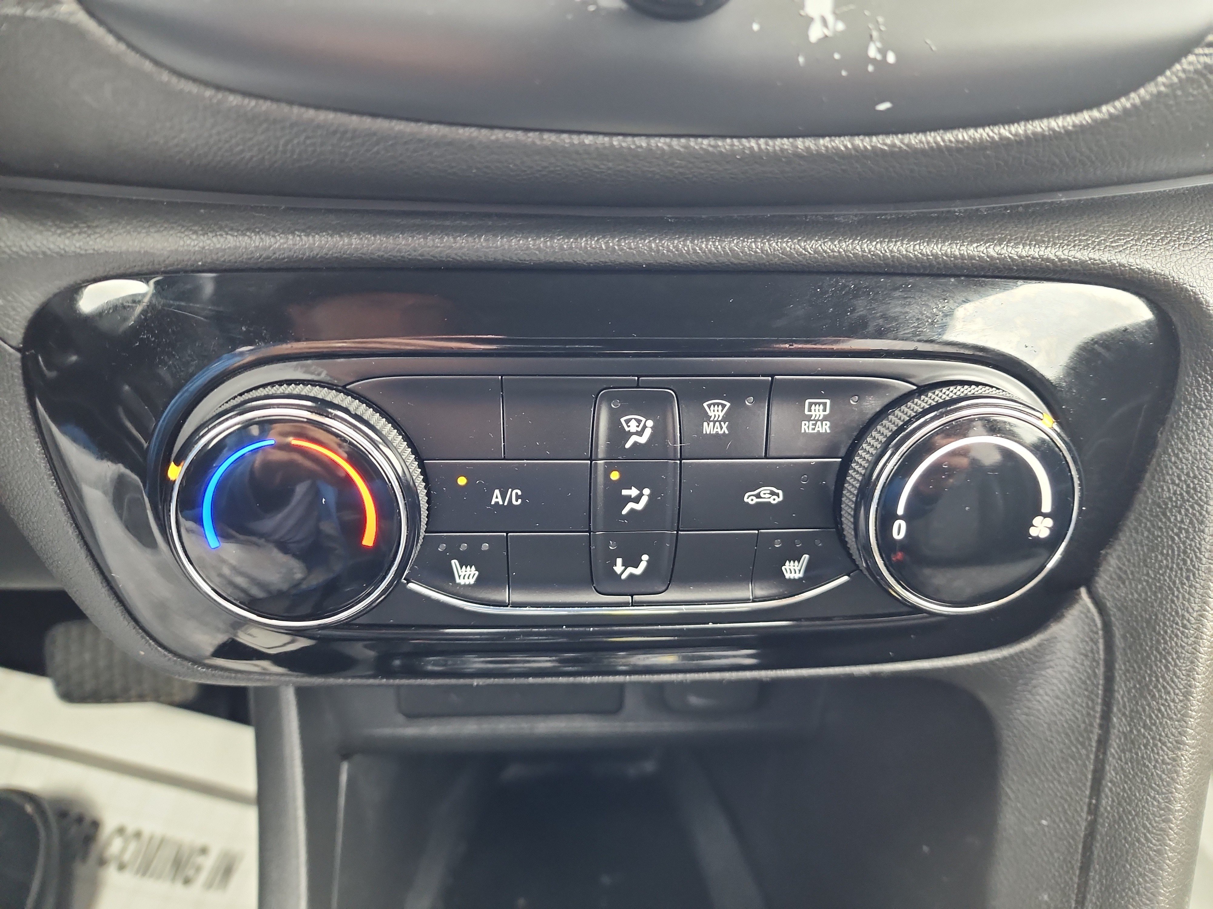 Used 2021 Buick Encore GX Preferred w/ Cold Weather Comfort Package AWD/4WD image 15