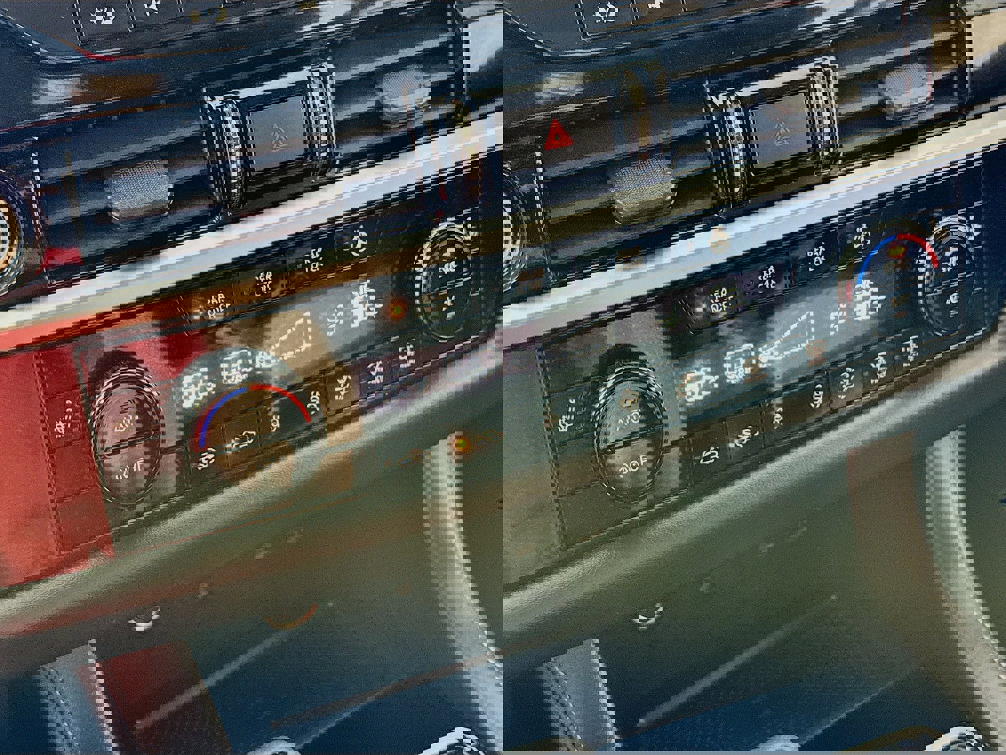 Used 2023 Nissan Pathfinder SL image 18