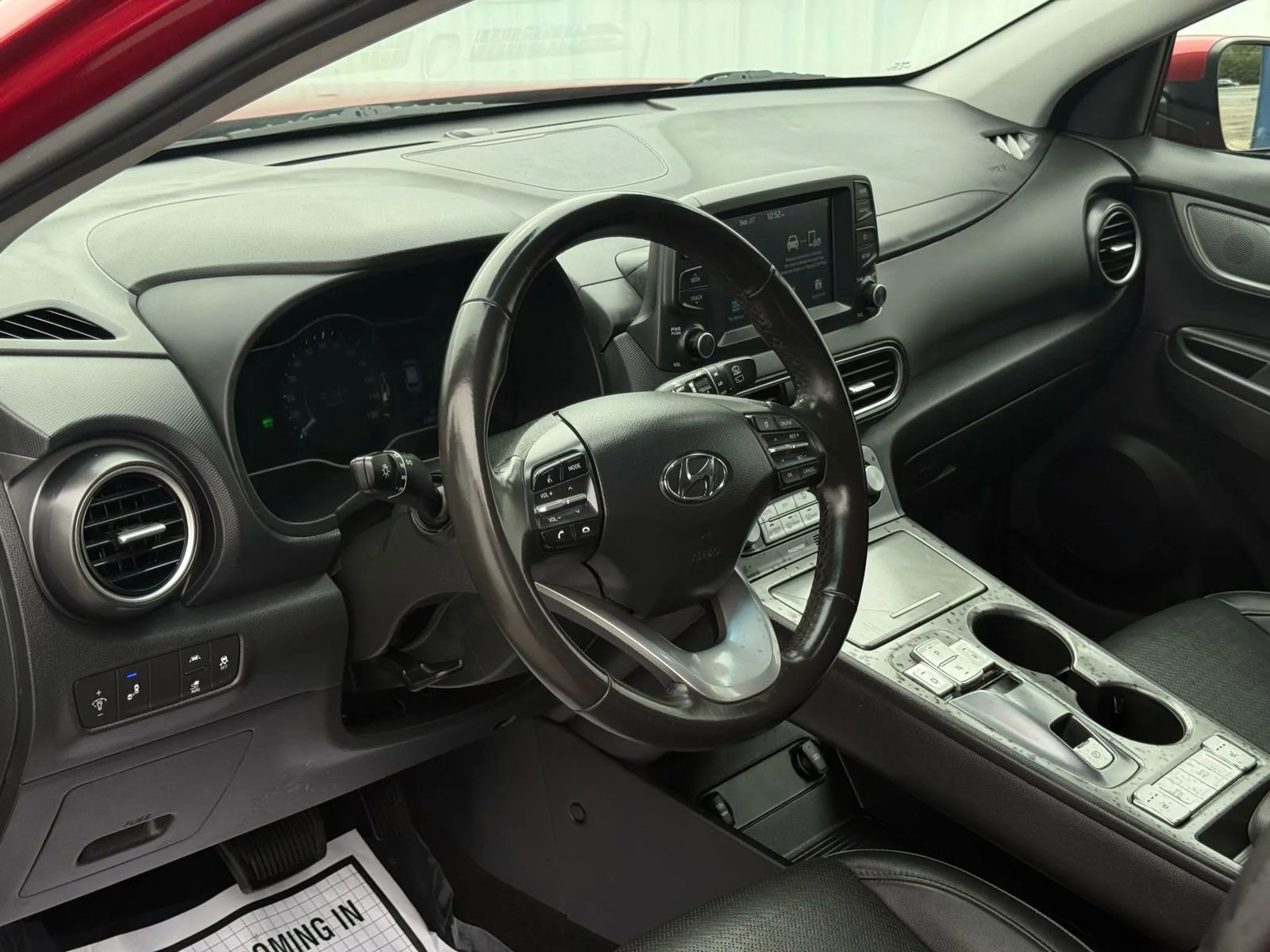 Used 2021 Hyundai Kona Limited w/ Cargo Package image 10