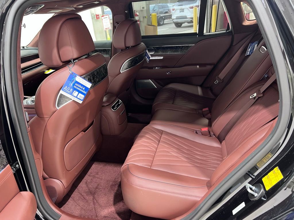 Used 2025 Genesis G90 3.5T image 34