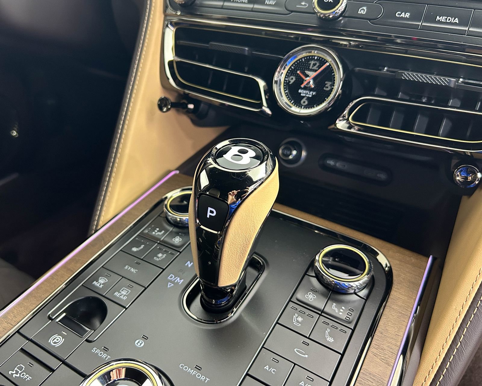 New 2026 Bentley Flying Spur Plug-In Hybrid image 23