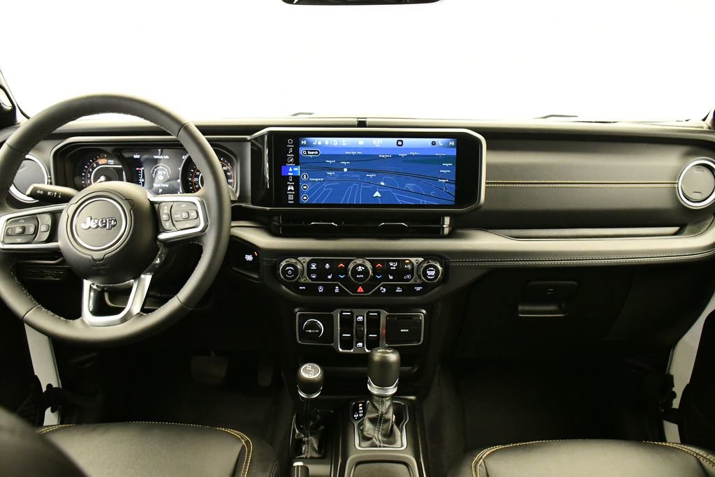 Used 2025 Jeep Wrangler Sahara image 18