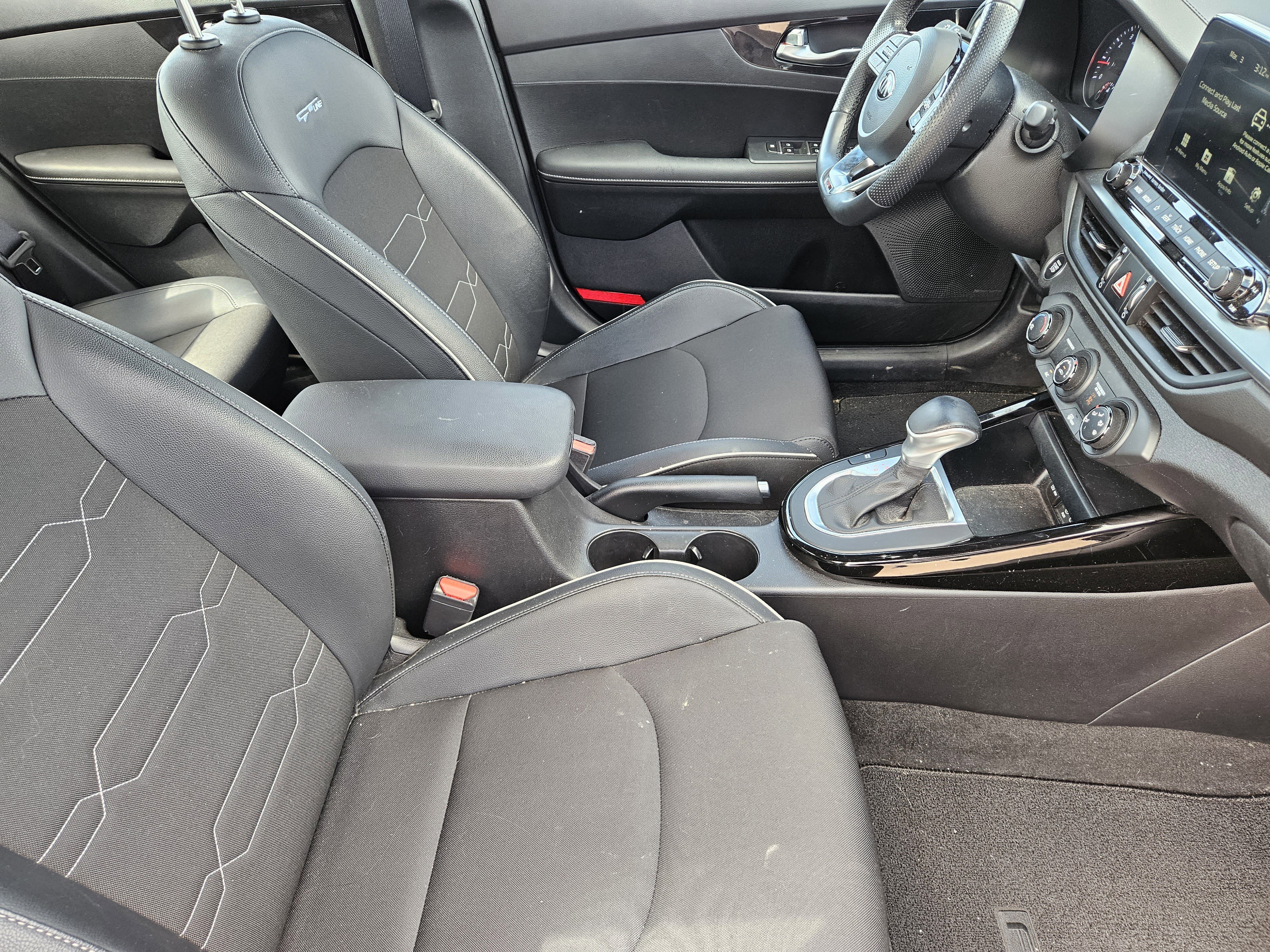 Used 2021 Kia Forte GT-Line w/ GT-Line Premium Package image 15