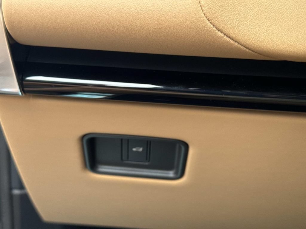 New 2026 Land Rover Range Rover SE AWD/4WD image 31
