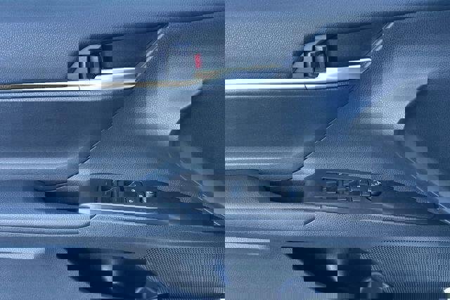 Used 2024 Toyota Camry SE image 12