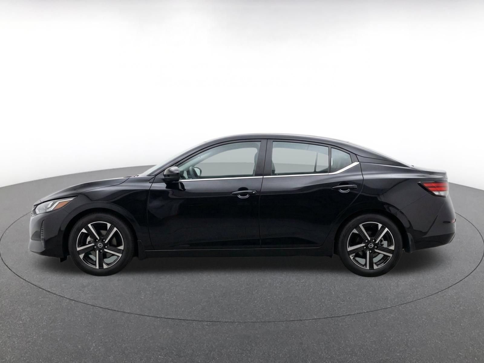 Used 2025 Nissan Sentra SV FWD image 4