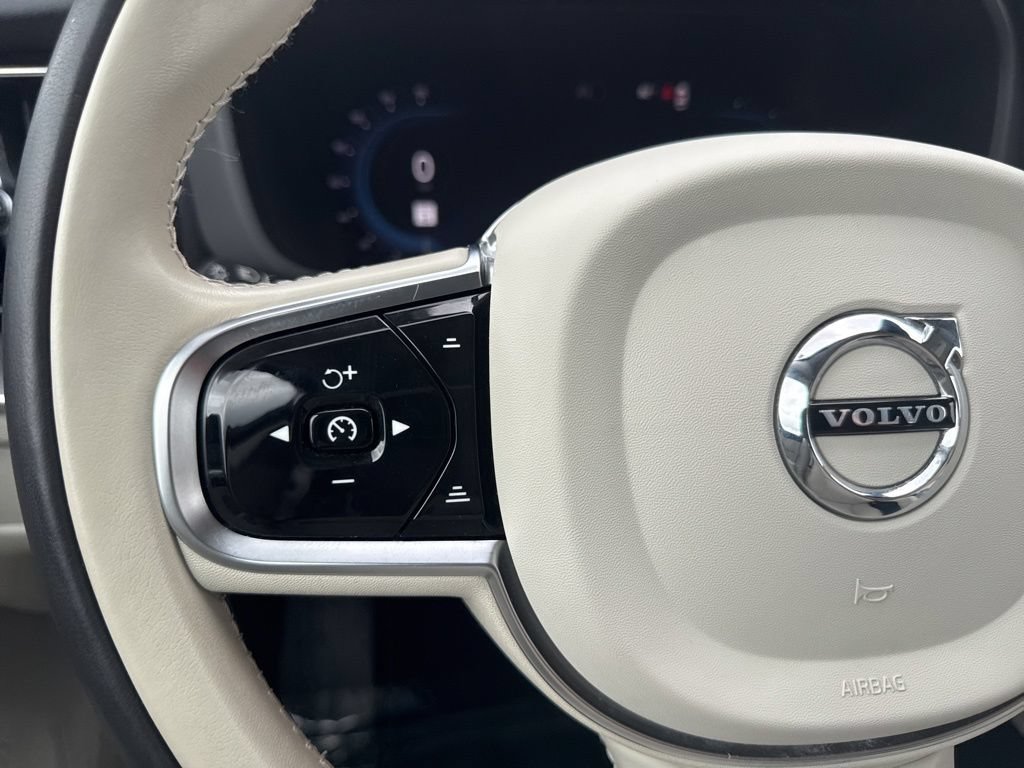Used 2024 Volvo XC60 T8 Core AWD/4WD image 17