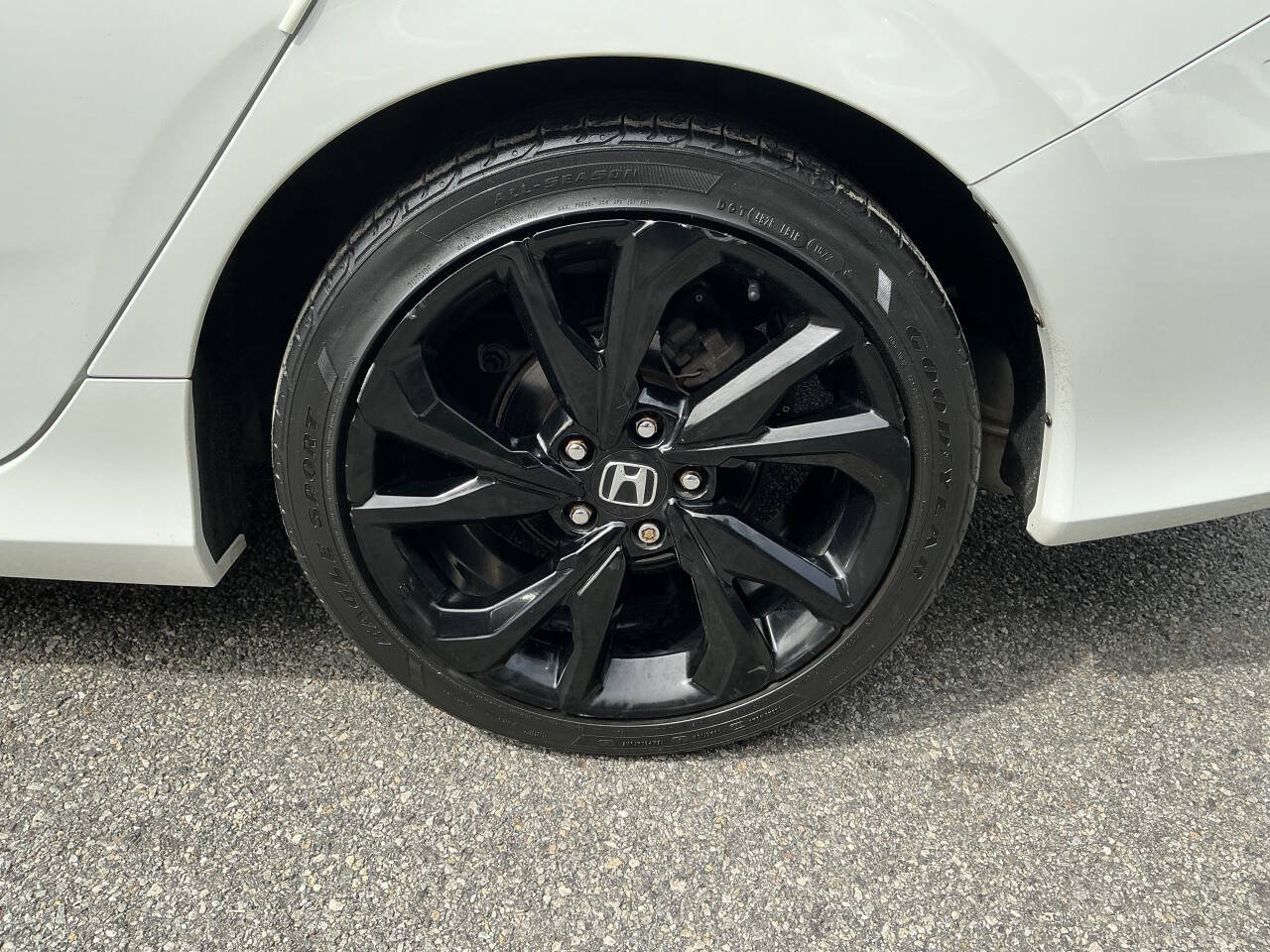 Used 2019 Honda Civic Touring image 13