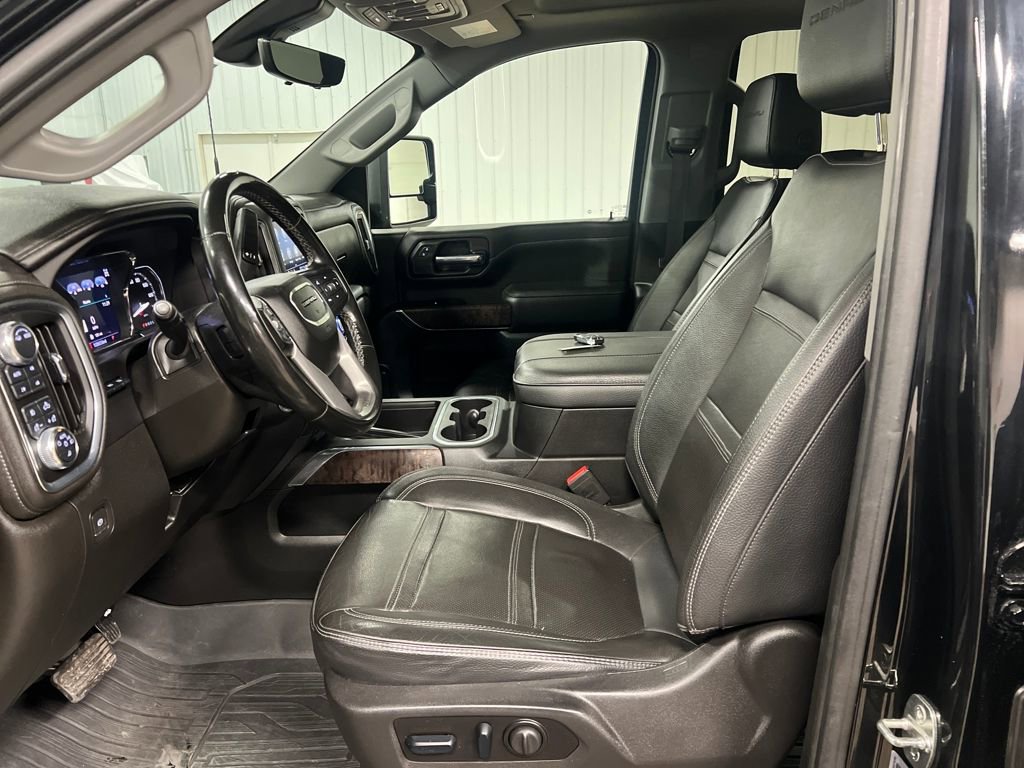 Used 2023 GMC Sierra 3500 Denali w/ Denali Ultimate Package image 12