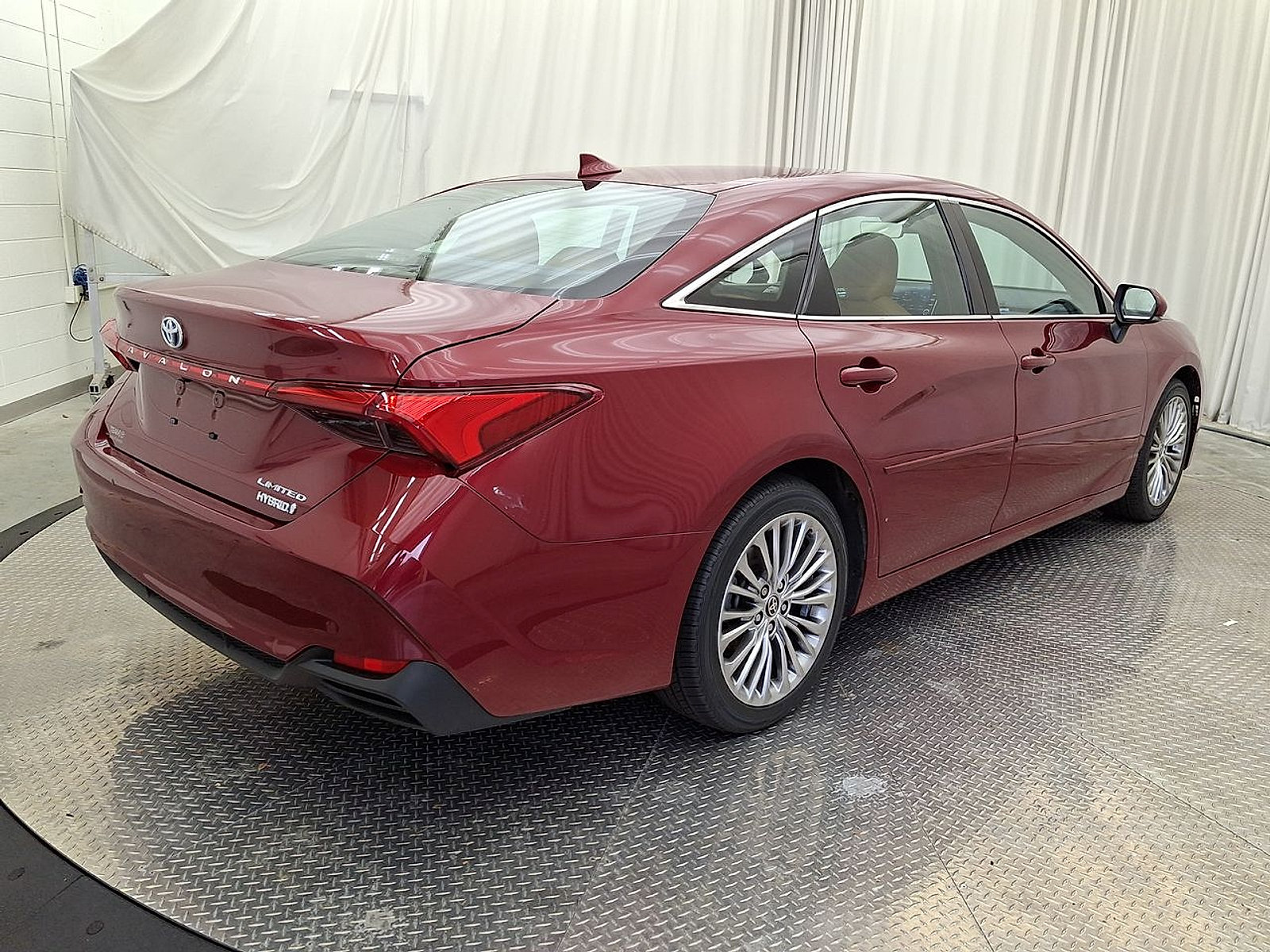 Certified 2022 Toyota Avalon Limited w/ Advanced Safety Package FWD image 25