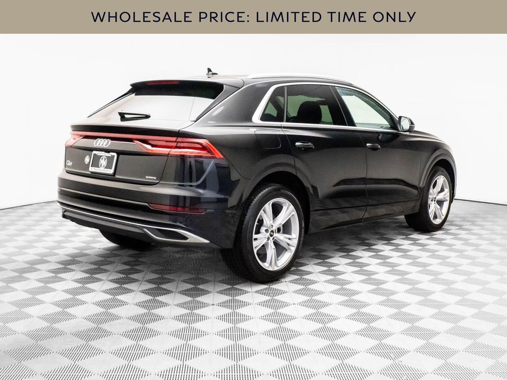 Used 2023 Audi Q8 Premium w/ Convenience Package AWD/4WD video 5