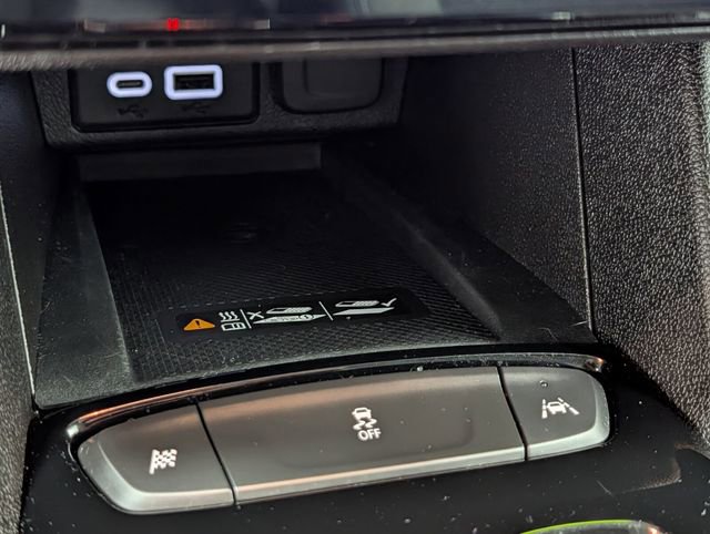 Certified 2023 Chevrolet Bolt EUV LT w/ Comfort Package image 27