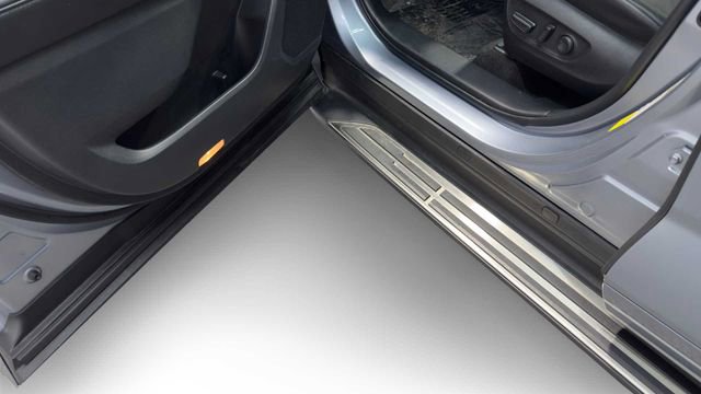 Used 2023 Toyota Highlander XLE FWD image 11