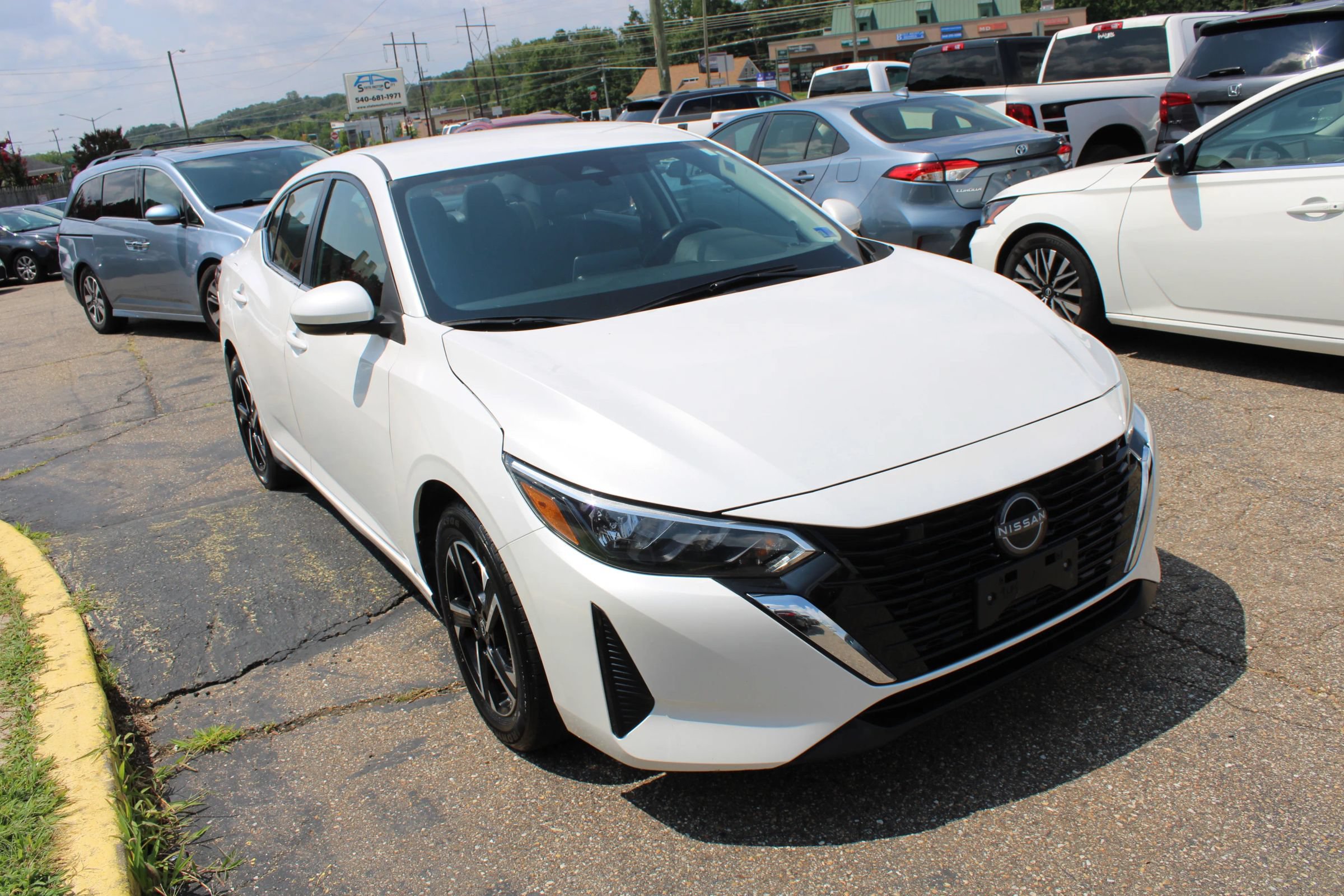 Used 2024 Nissan Sentra SV FWD image 7