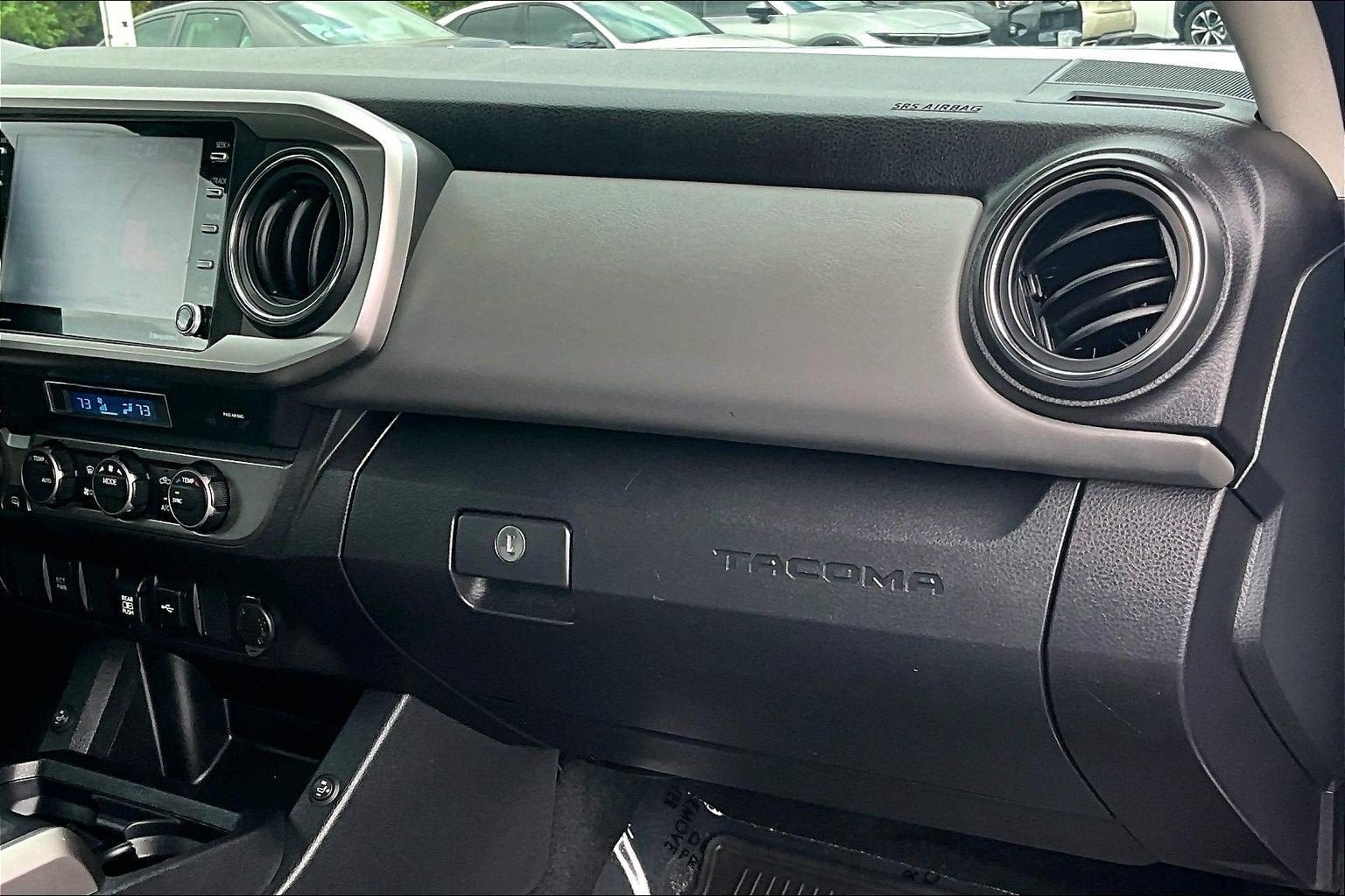 Used 2022 Toyota Tacoma SR5 AWD/4WD image 15