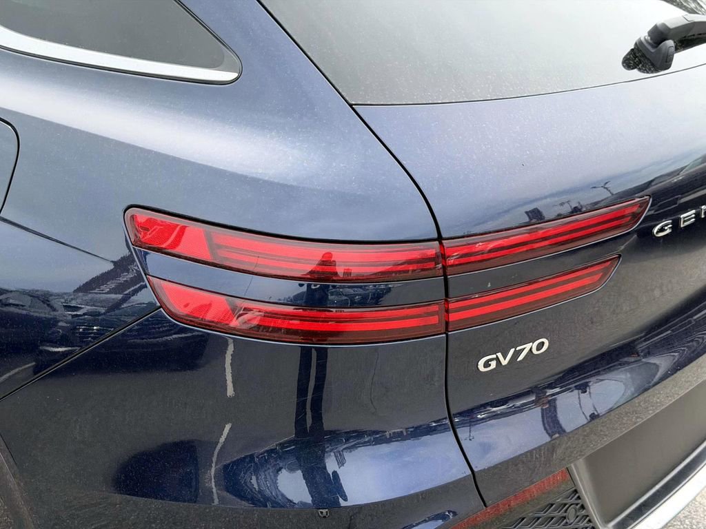 Certified 2025 Genesis GV70 2.5T image 8