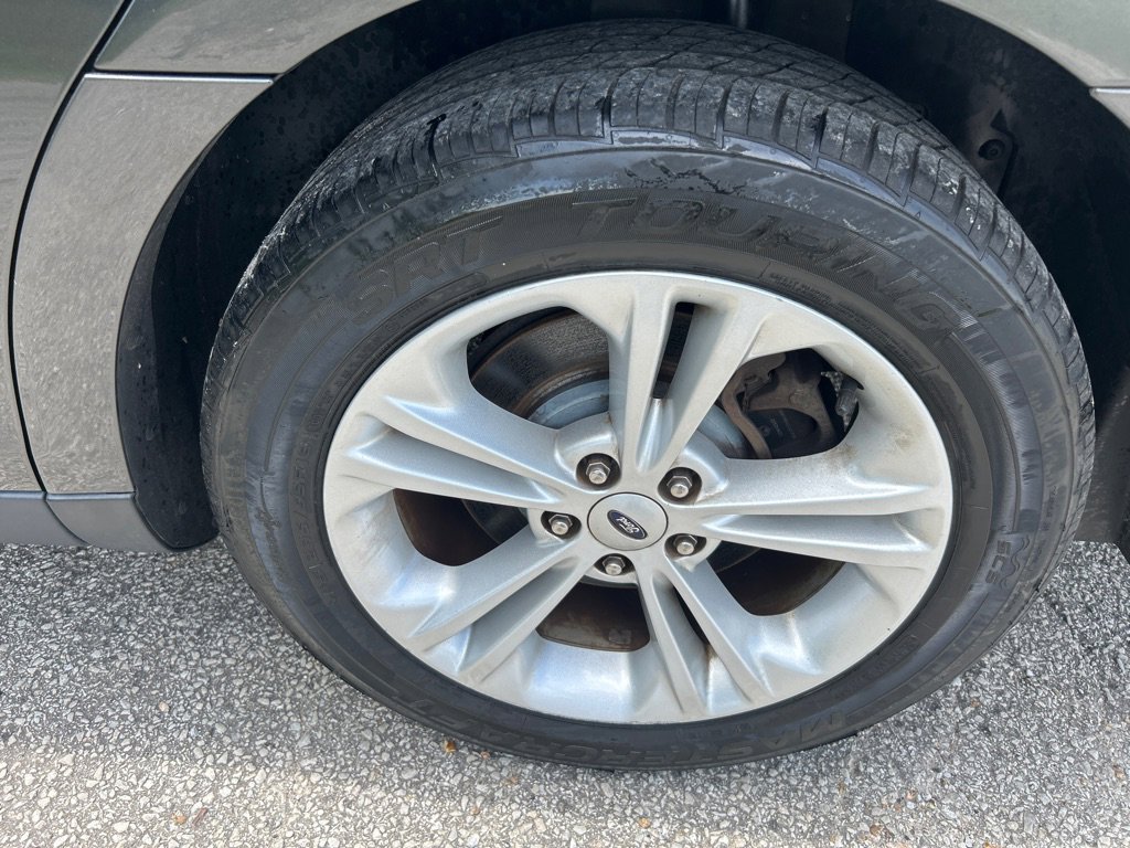 Used 2016 Ford Taurus SEL FWD image 21