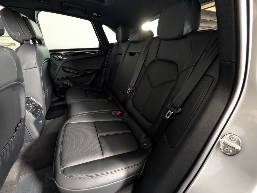 New 2026 Porsche Macan AWD/4WD image 24