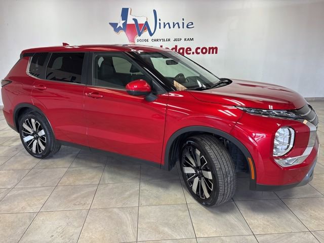 Used 2025 Mitsubishi Outlander SE FWD image 6