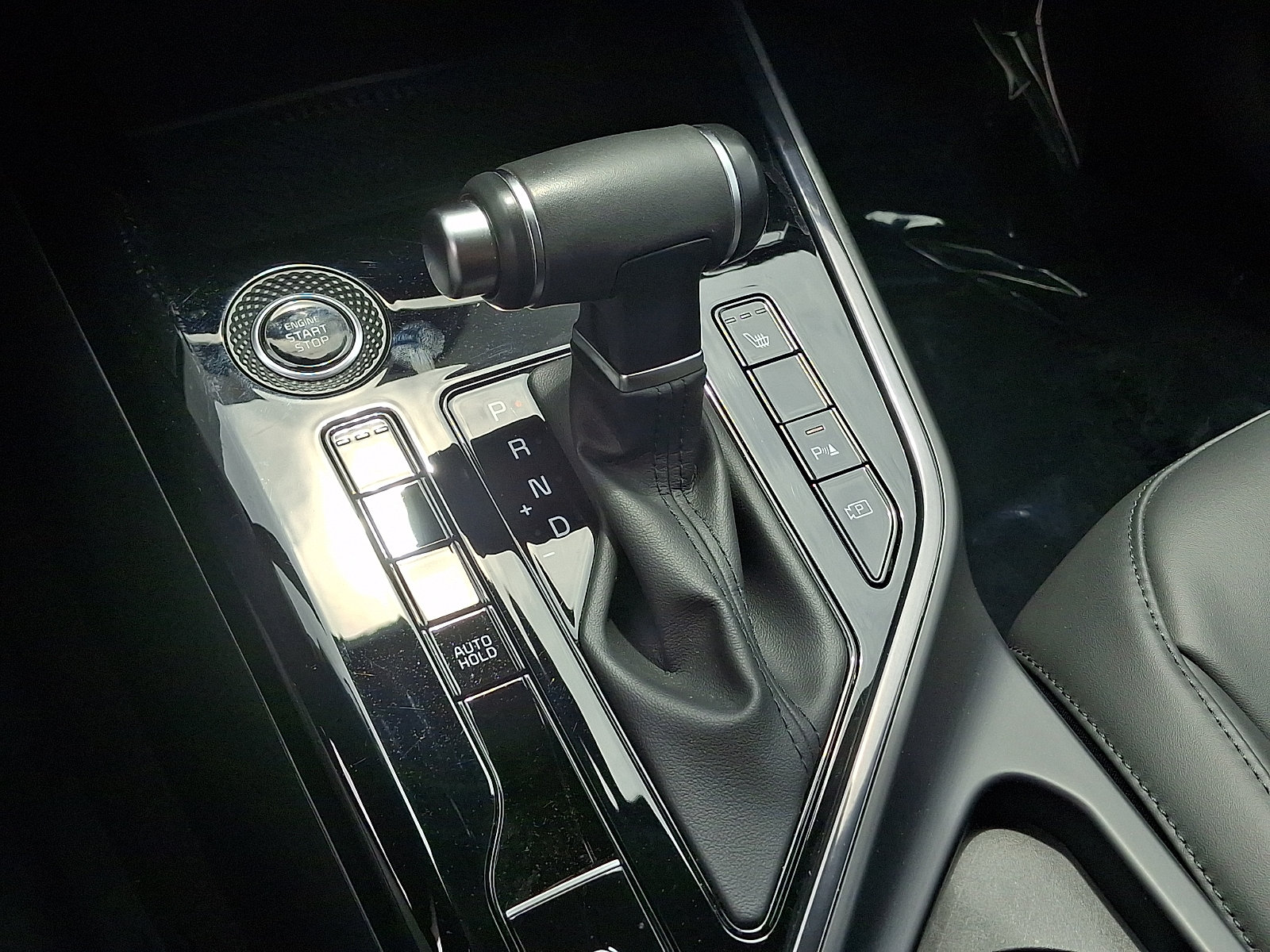 Certified 2024 Kia Niro EX FWD image 14