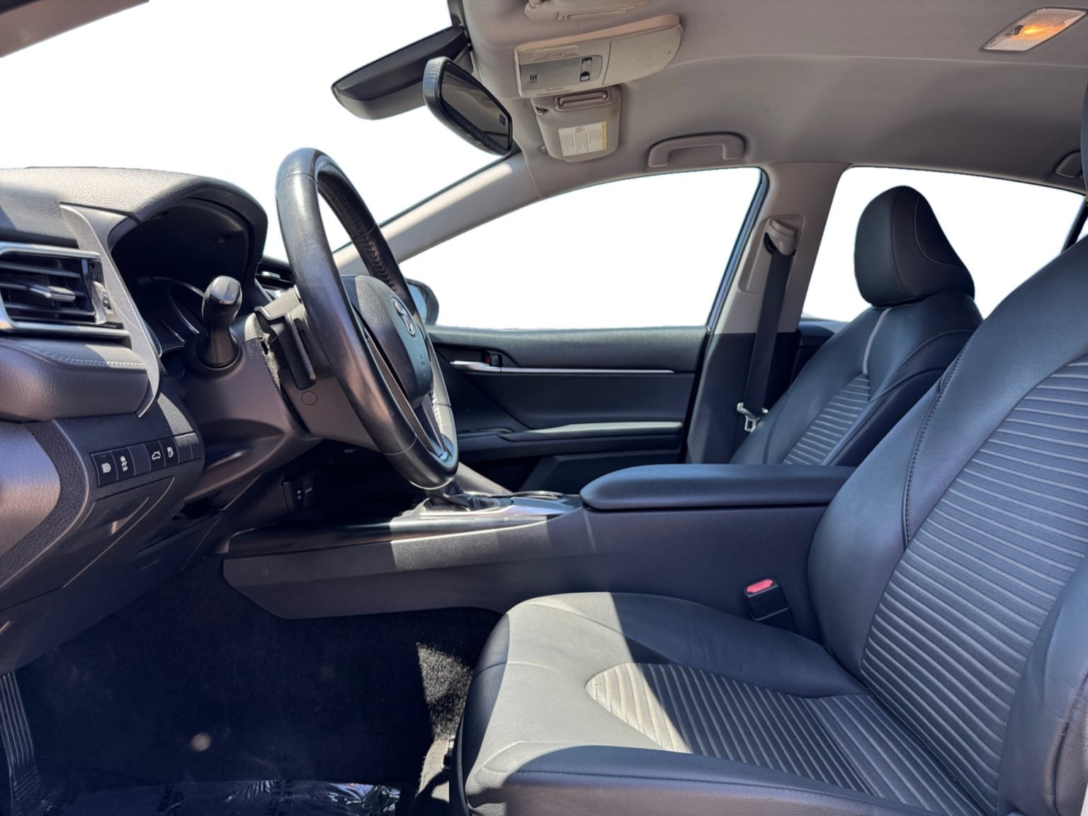 Used 2018 Toyota Camry SE w/ Convenience Package FWD image 10