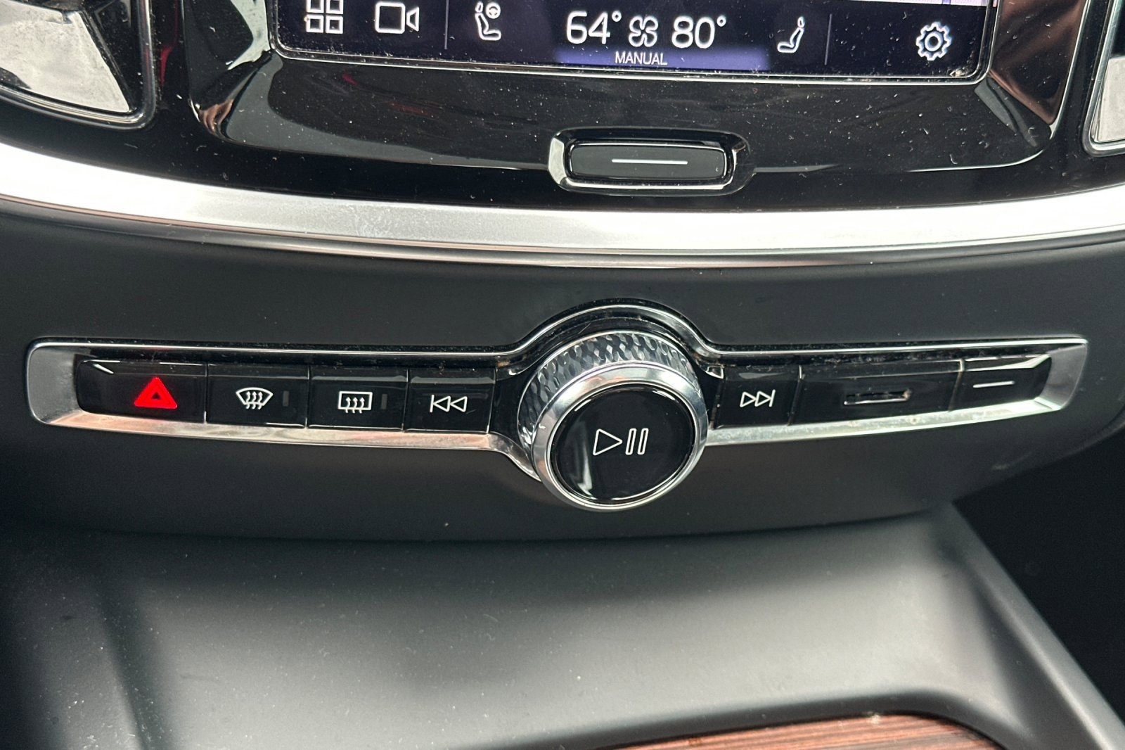 Used 2024 Volvo S60 B5 Plus image 30