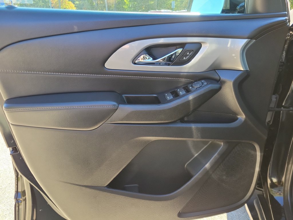 Used 2020 Chevrolet Traverse LS w/ LPO, Floor Liner Package FWD image 16