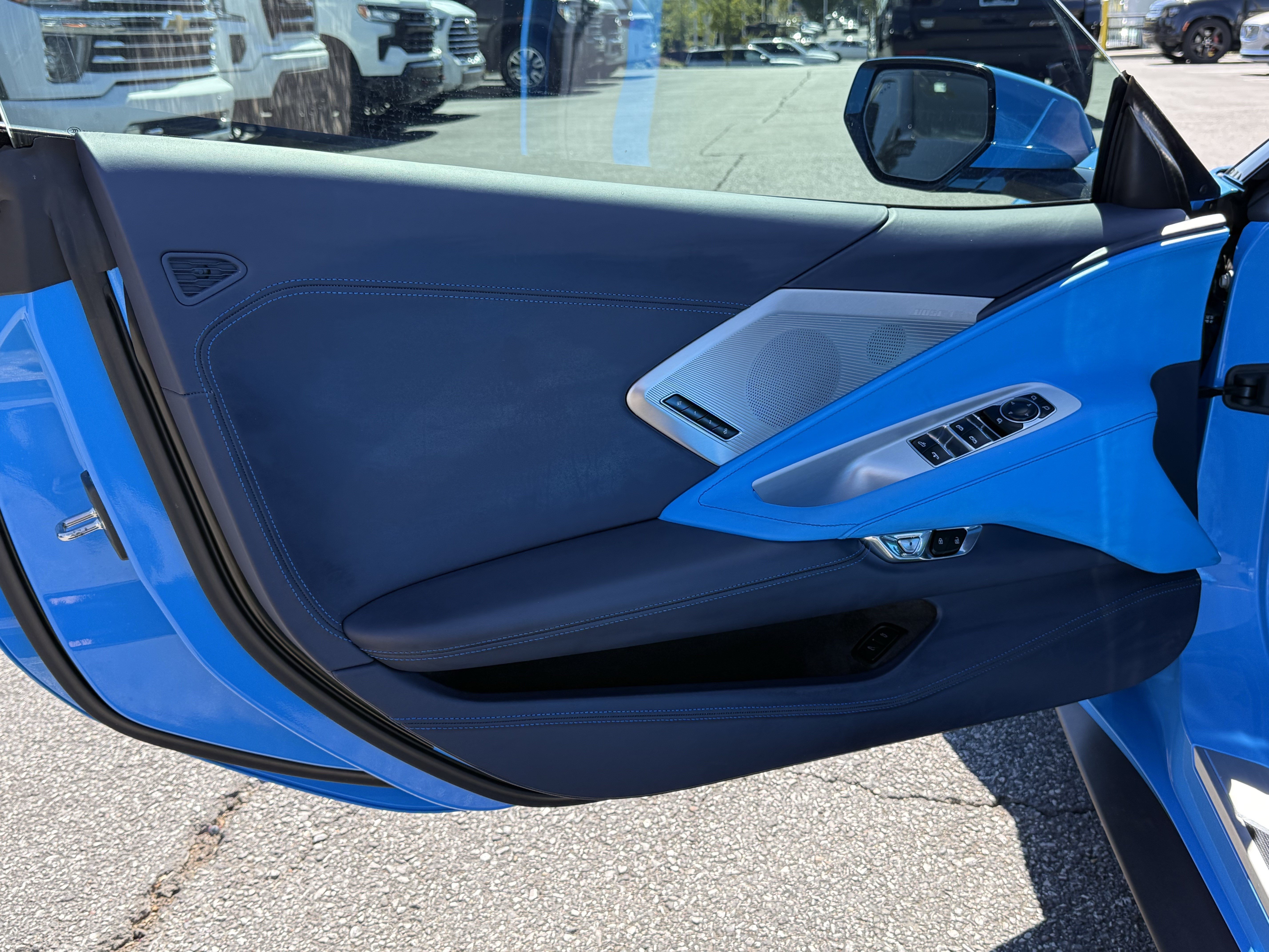 Used 2023 Chevrolet Corvette Stingray Premium Conv w/ Z51 Performance Package RWD image 14