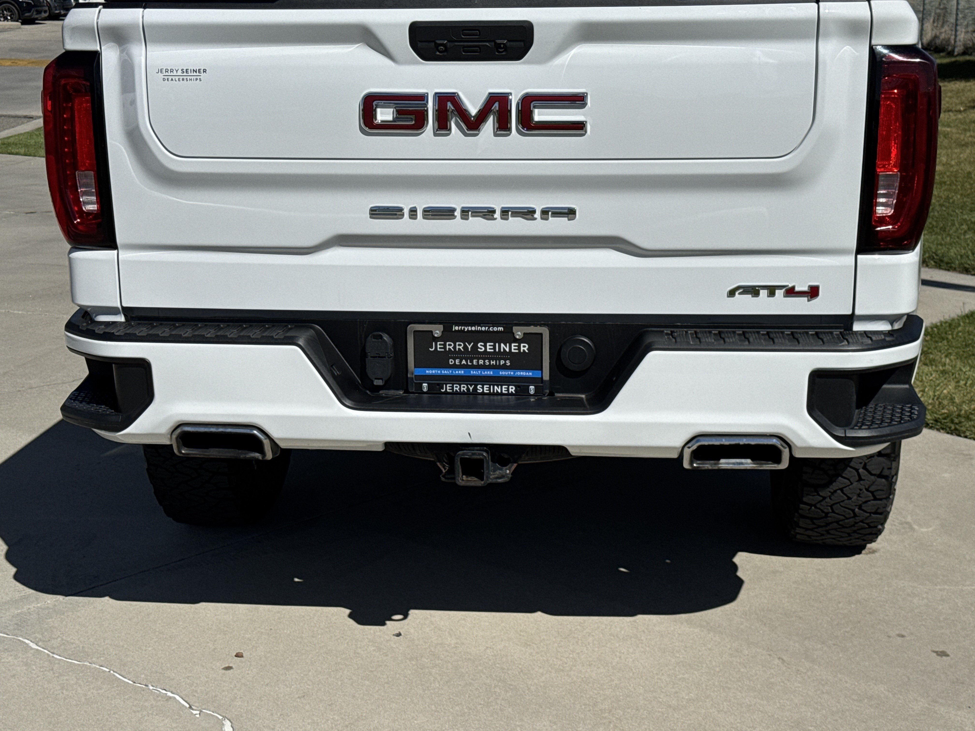 Used 2021 GMC Sierra 1500 AT4 w/ AT4 Preferred Package AWD/4WD image 13