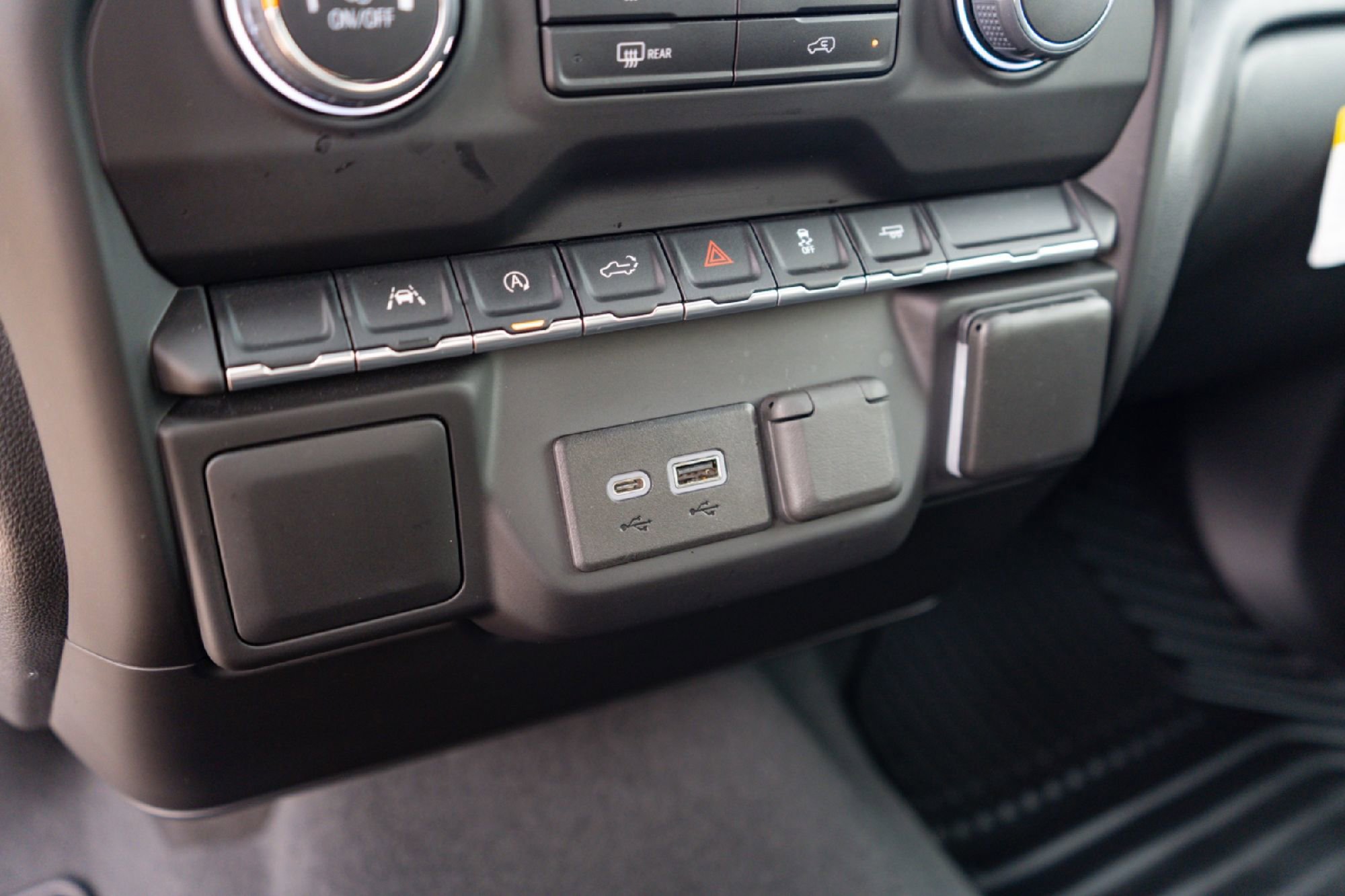 Used 2022 Chevrolet Silverado 1500 Custom image 15