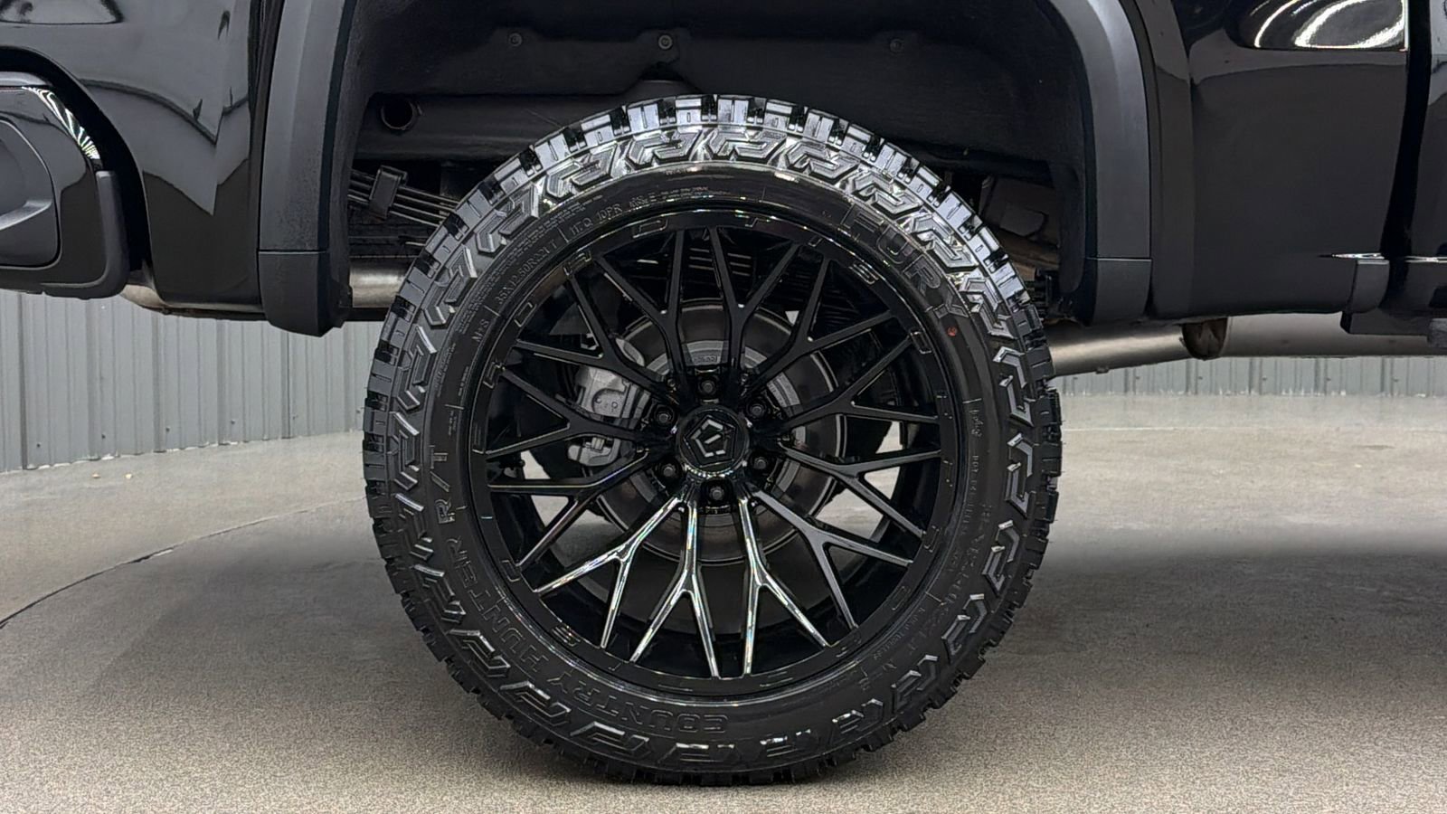 Used 2025 GMC Sierra 1500 AT4X image 11
