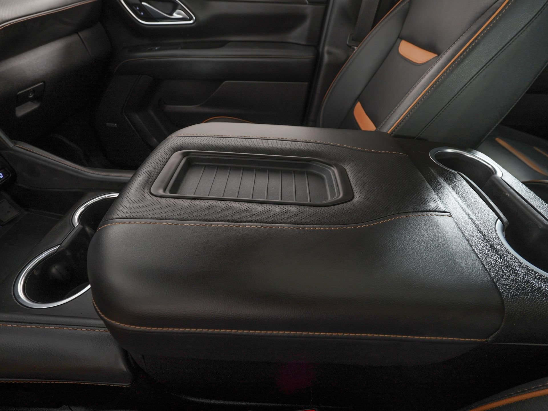 Used 2021 GMC Yukon XL AT4 w/ AT4 Premium Plus Package AWD/4WD image 30