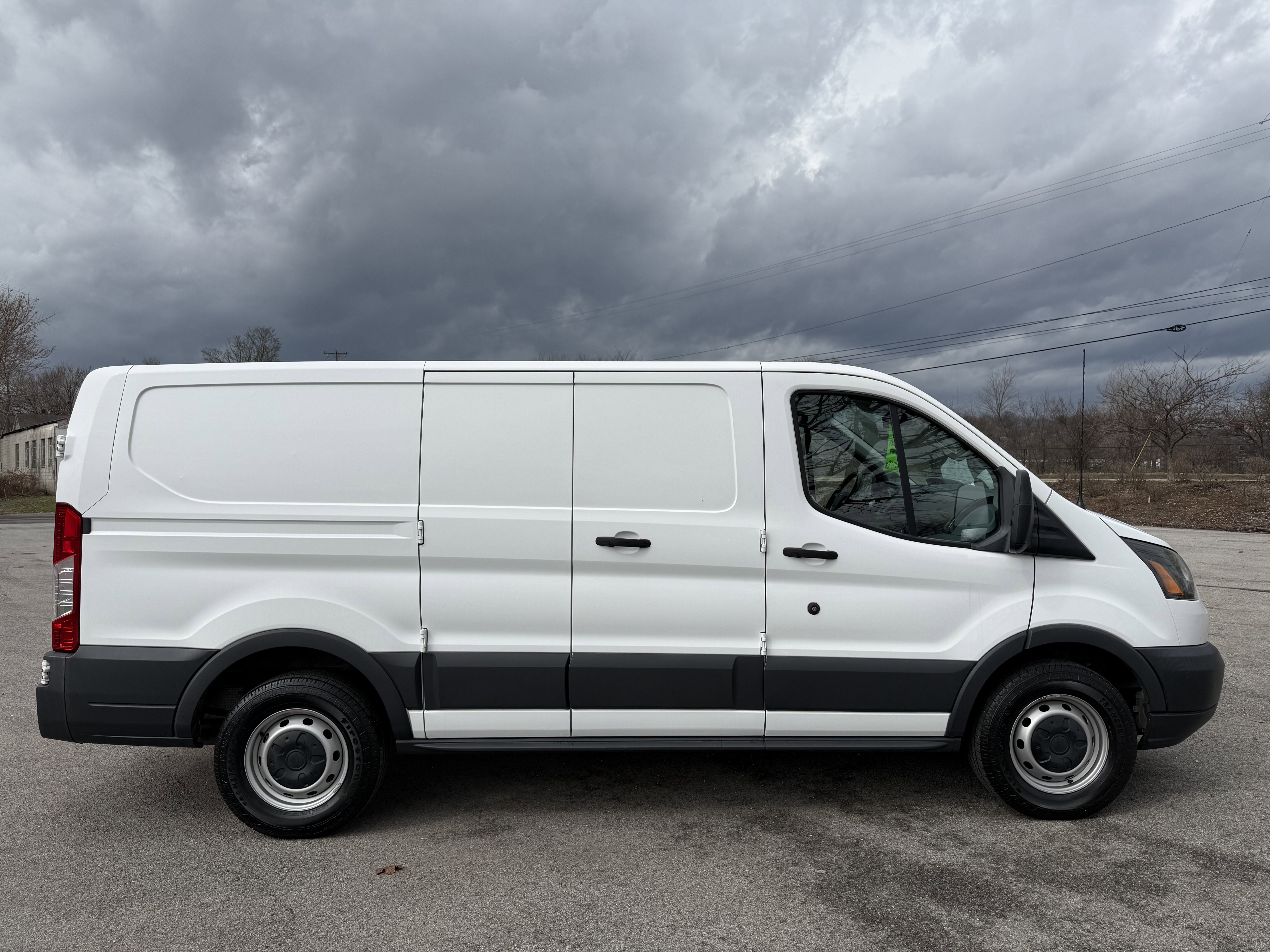 Used 2017 Ford Transit 150 130 Low Roof RWD image 5