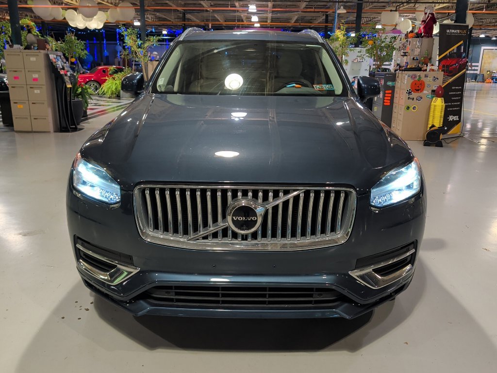 Used 2023 Volvo XC90 B6 Plus AWD/4WD image 11
