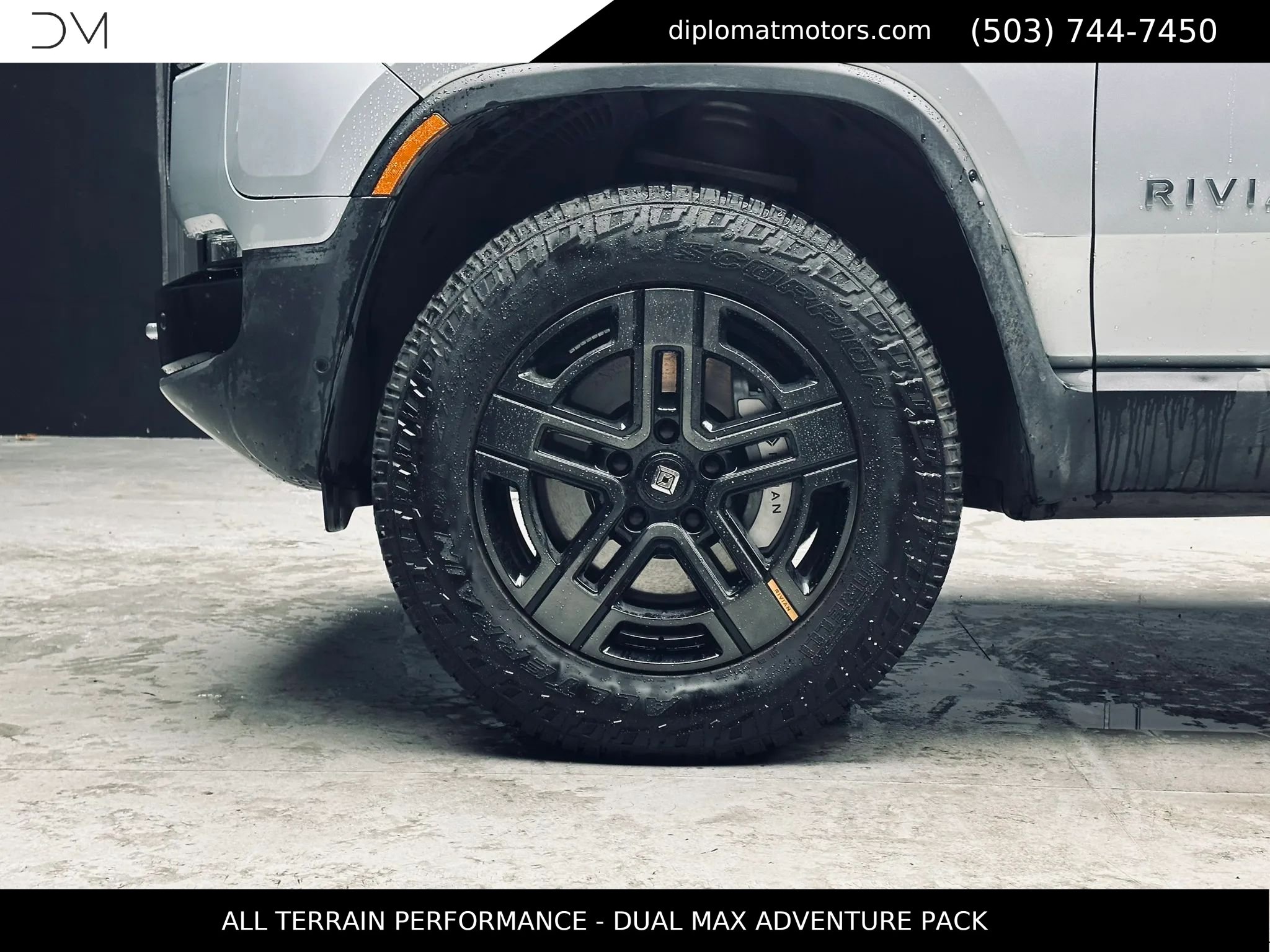 Used 2024 Rivian R1S Adventure image 43