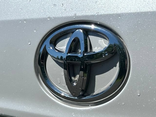 Used 2022 Toyota Highlander XLE AWD/4WD image 14