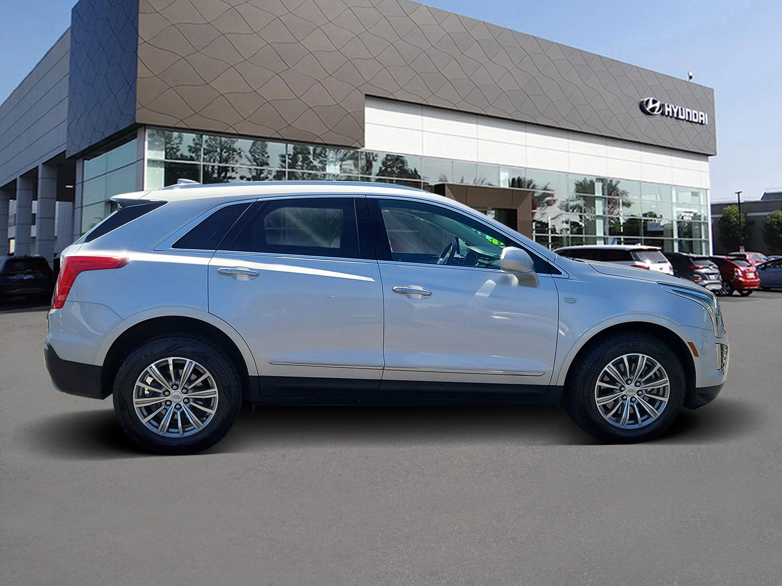 Used 2017 Cadillac XT5 Luxury image 4