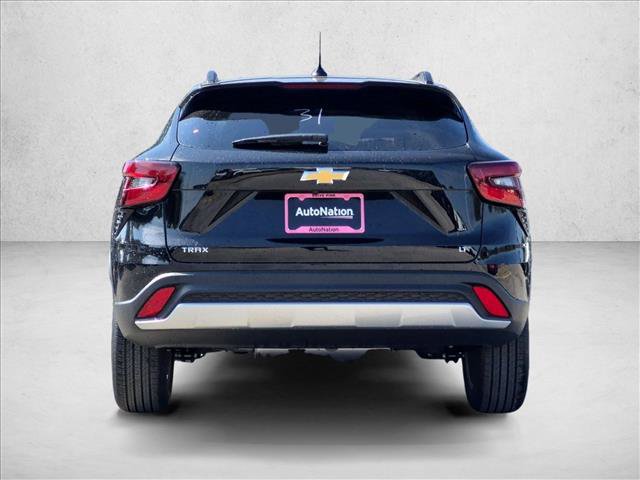 New 2026 Chevrolet Trax LT w/ Driver Confidence Package FWD image 8