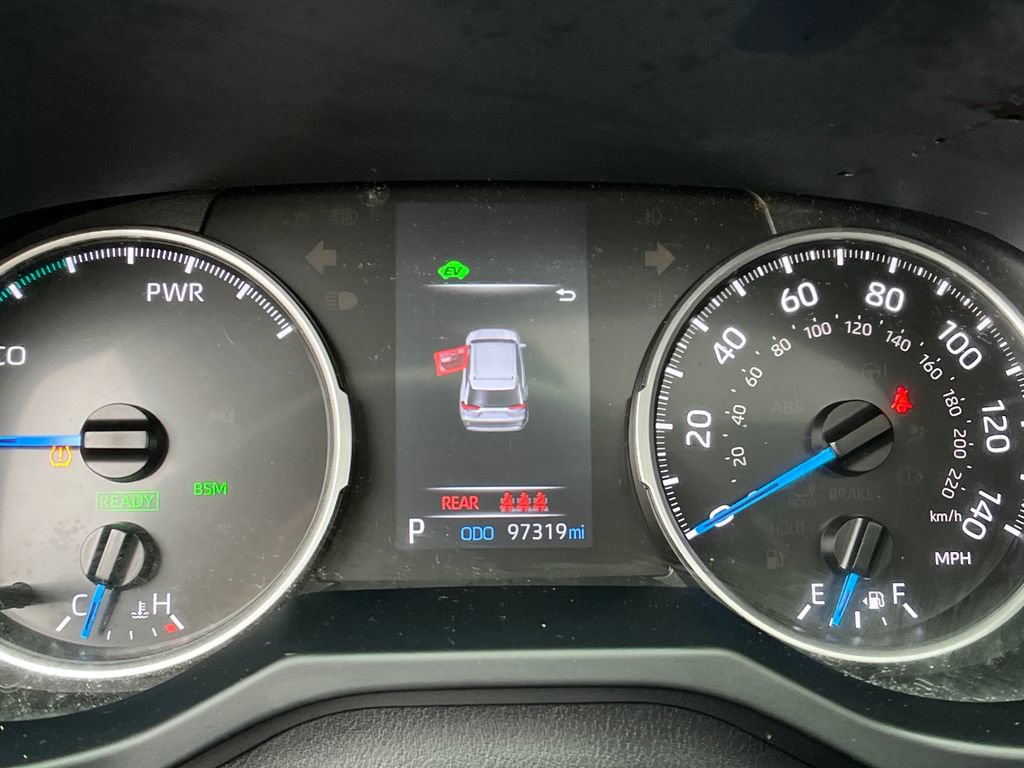 Used 2022 Toyota RAV4 XLE Premium image 15