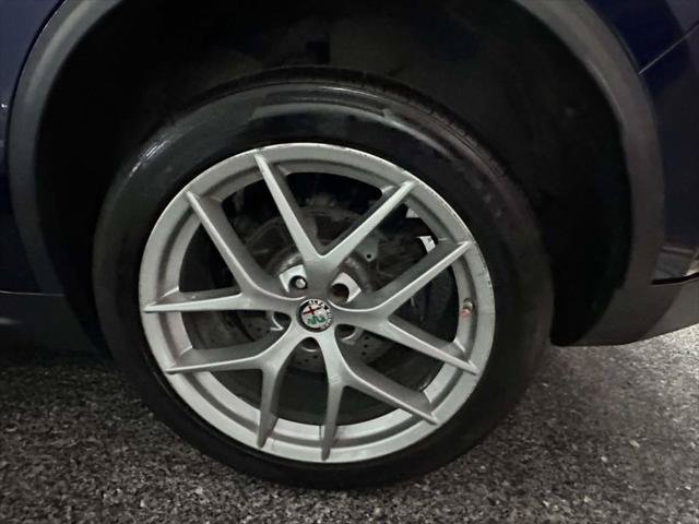 Used 2018 Alfa Romeo Stelvio Ti Sport AWD/4WD image 6