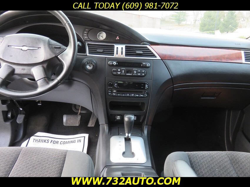 Used 2004 Chrysler Pacifica 2WD w/ Smokers Group image 21
