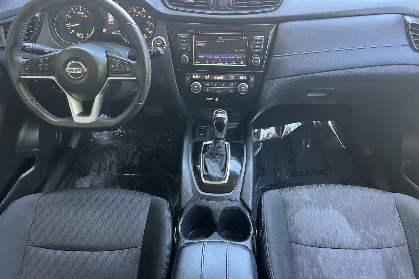 Used 2020 Nissan Rogue SV w/ Premium Package FWD image 4