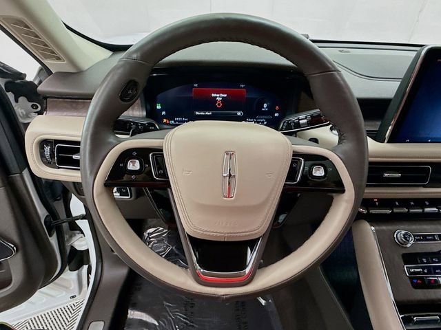 Used 2024 Lincoln Aviator Reserve w/ Elements Package Plus AWD/4WD image 11