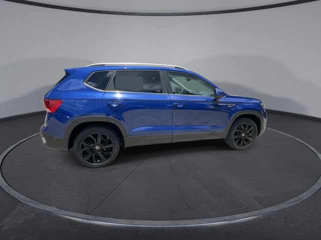 Used 2023 Volkswagen Taos SE w/ Black Wheel Package FWD image 8