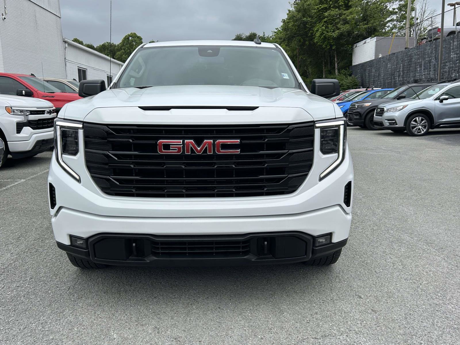 Used 2023 GMC Sierra 1500 Elevation AWD/4WD image 8
