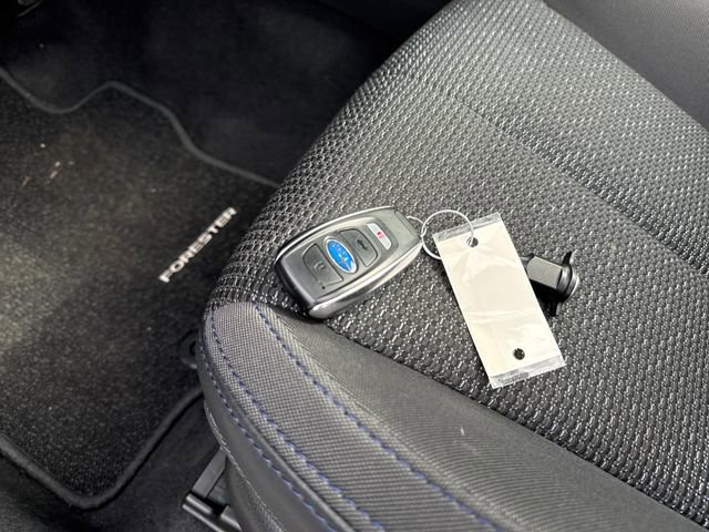 Used 2025 Subaru Forester Premium image 31