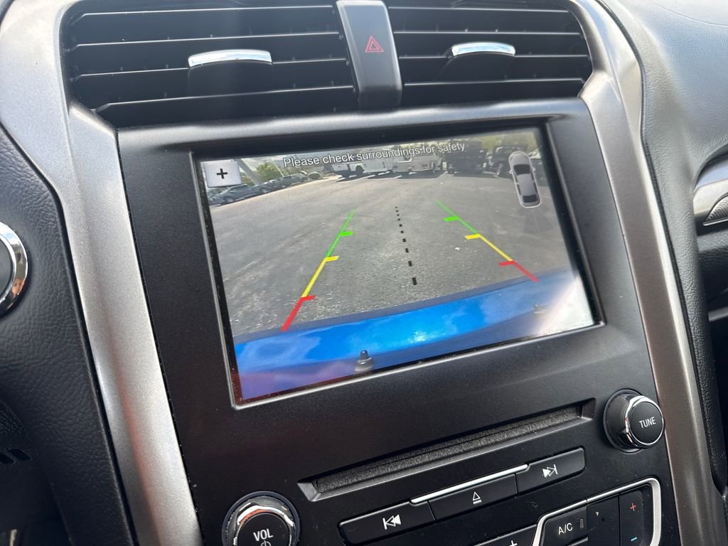 Used 2017 Ford Fusion SE w/ Fusion SE Technology Package FWD image 28