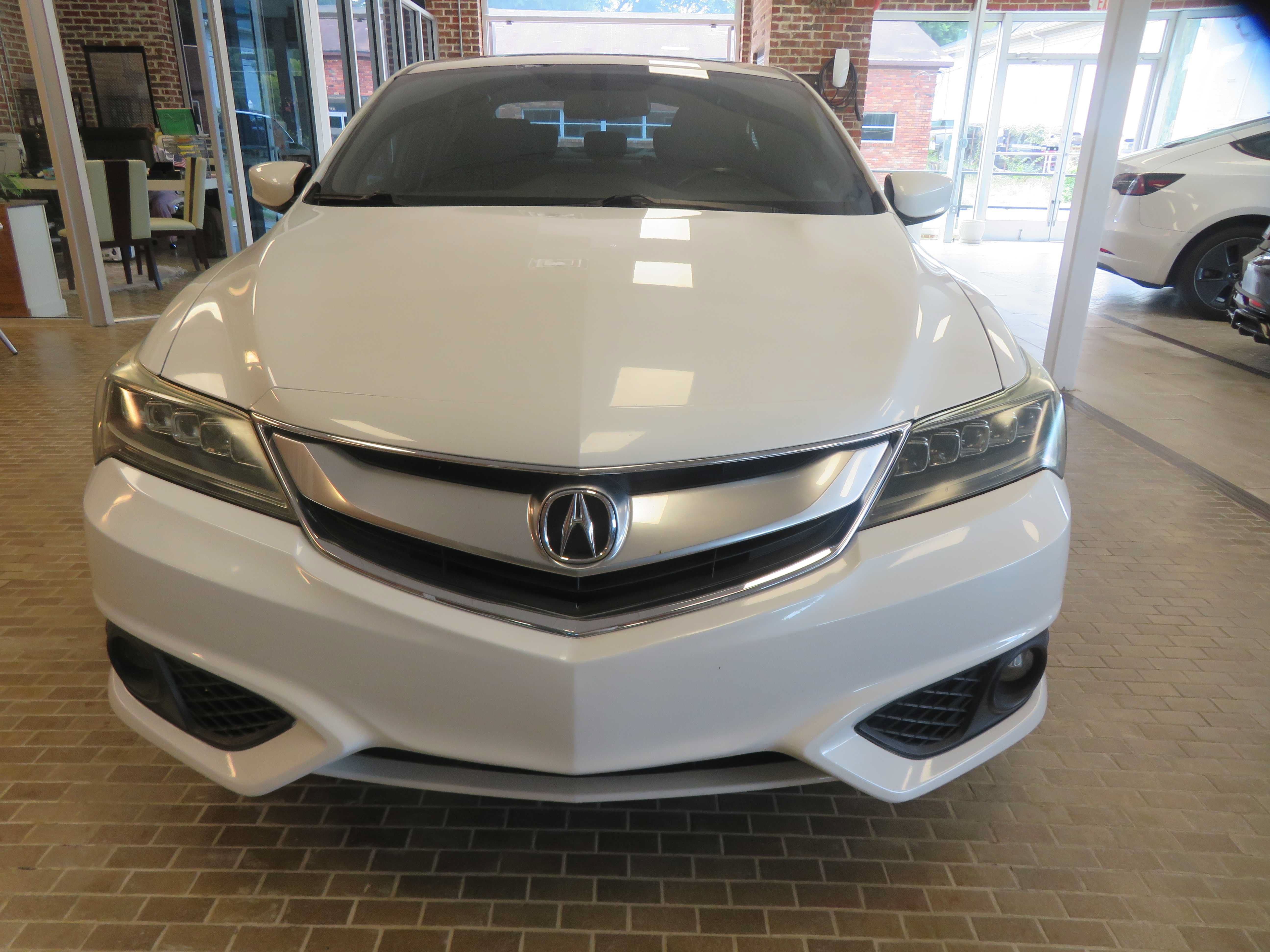 Used 2016 Acura ILX FWD image 2