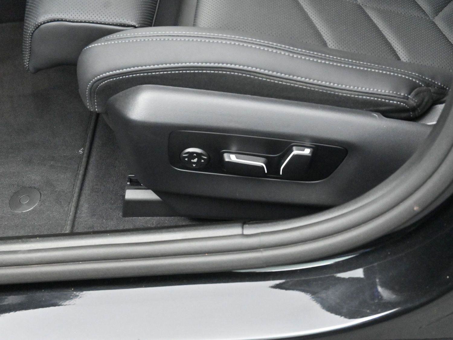 Used 2024 BMW i5 eDrive40i w/ M Sport Package image 16