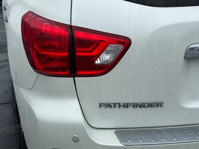 Used 2018 Nissan Pathfinder SL w/ SL Premium Package image 13